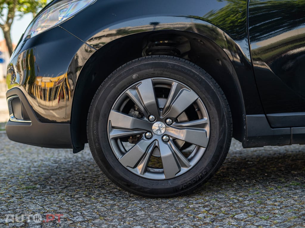 Peugeot 2008 1.2 PureTech Style