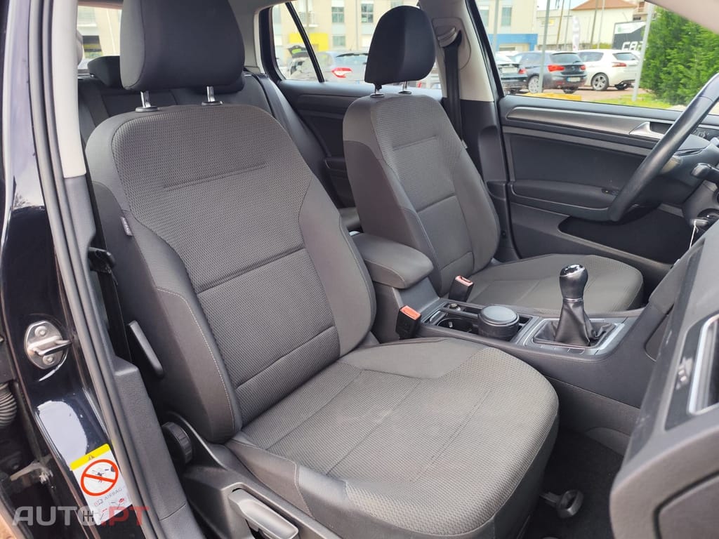 Volkswagen Golf 1.6 TDi Confortline