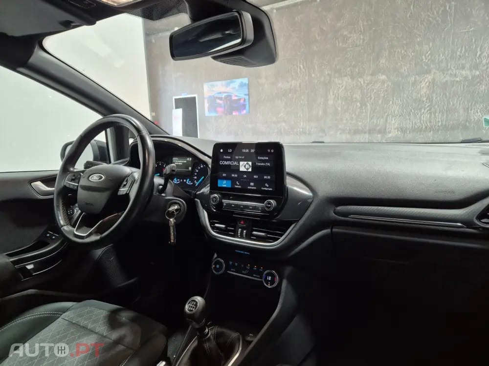 Ford Fiesta 1.0 EcoBoost S&S ACTIVE X