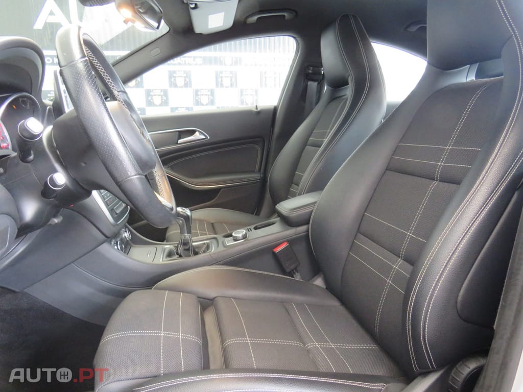 Mercedes-Benz CLA 180 180 D