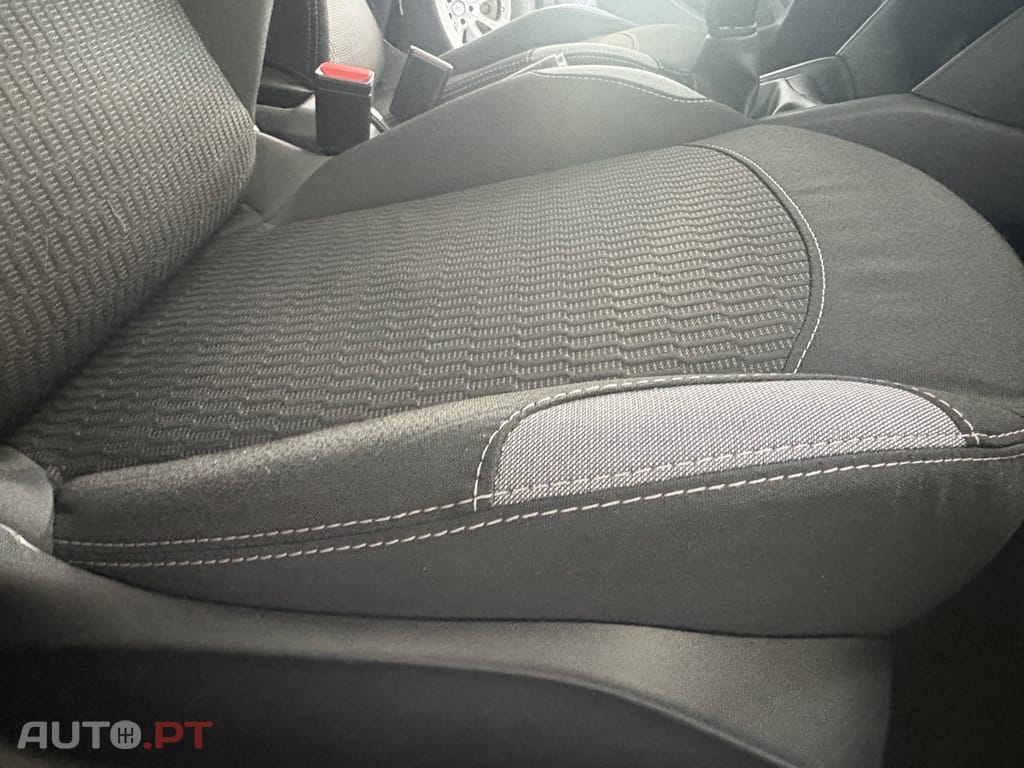 Peugeot 208 1.2 PureTech Signature