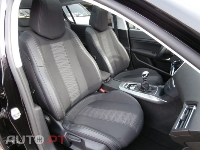 Peugeot 308 BlueHDi 130 Black Edition