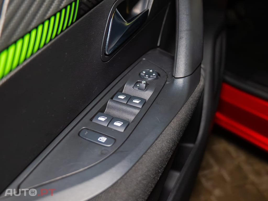 Peugeot 2008 1.2 PureTech Active Pack