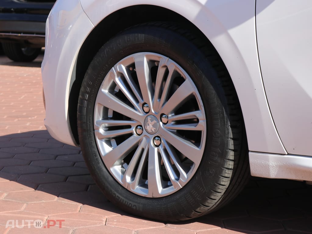 Peugeot 208 STYLE BLUE HDI