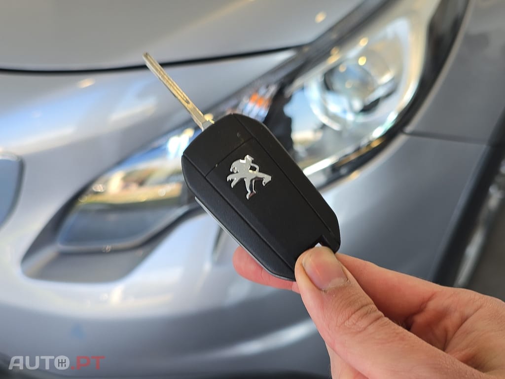 Peugeot 2008 1.2 PureTech Crossway