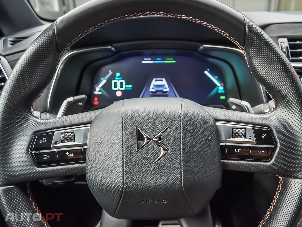 DS DS7 Crossback E-Tense Performance Line+ EAT8