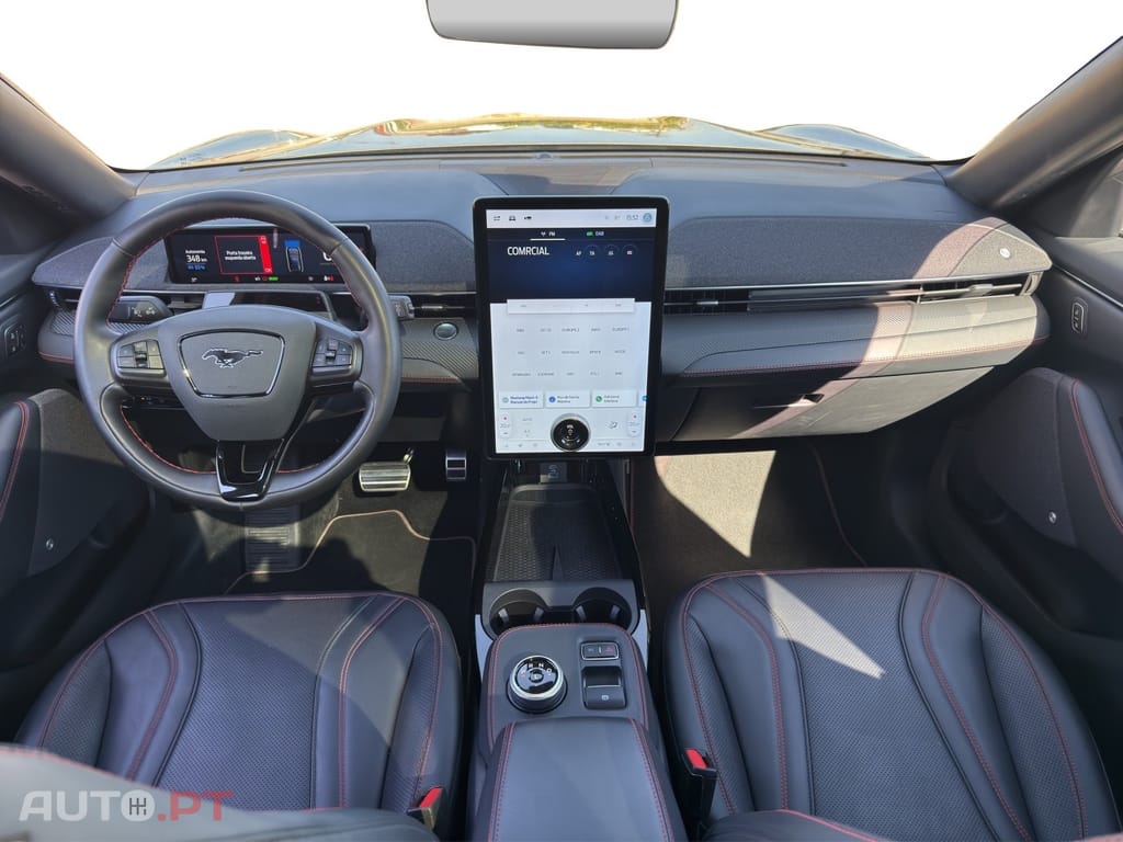 Ford Mustang Mach-E AWD PREMIUM