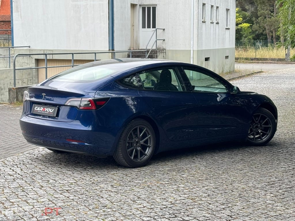 Tesla Model 3 Standard Range Plus RWD