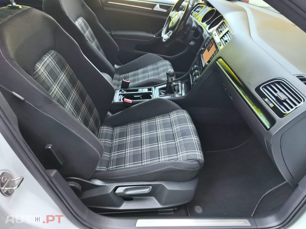 Volkswagen Golf 2.0 TDi GTD