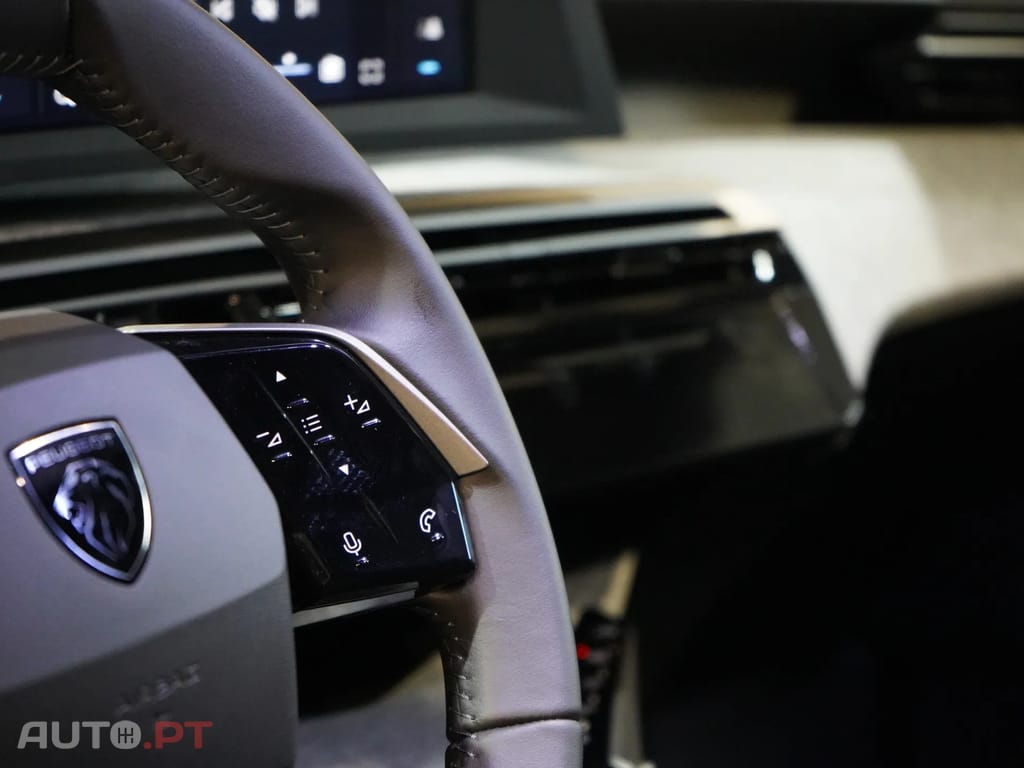 Peugeot 3008 1.2 Hybrid Allure e-DCS6