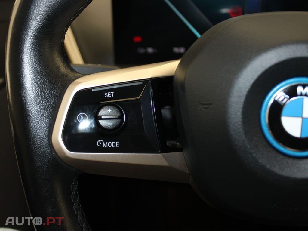 BMW iX XDRIVE 40 PACK