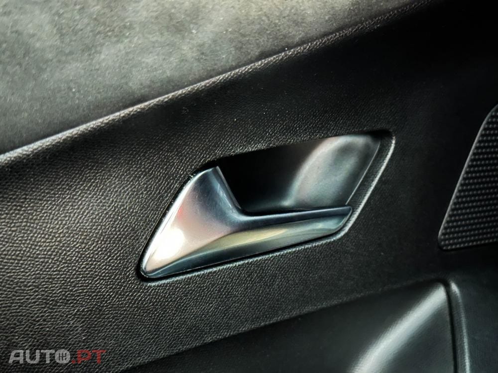 DS DS3 Crossback E-TENSE PERFORMANCE LINE