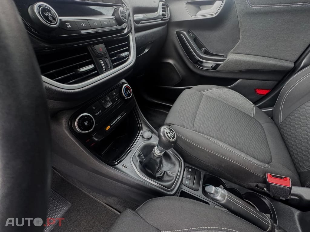 Ford Puma 1.0 EcoBoost MHEV Titanium