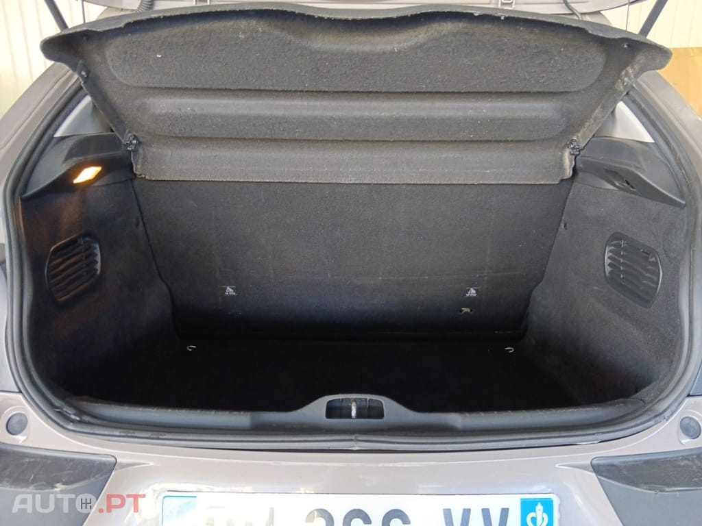 Citroen C4 Cactus 1.6 Blue-HDI Shine