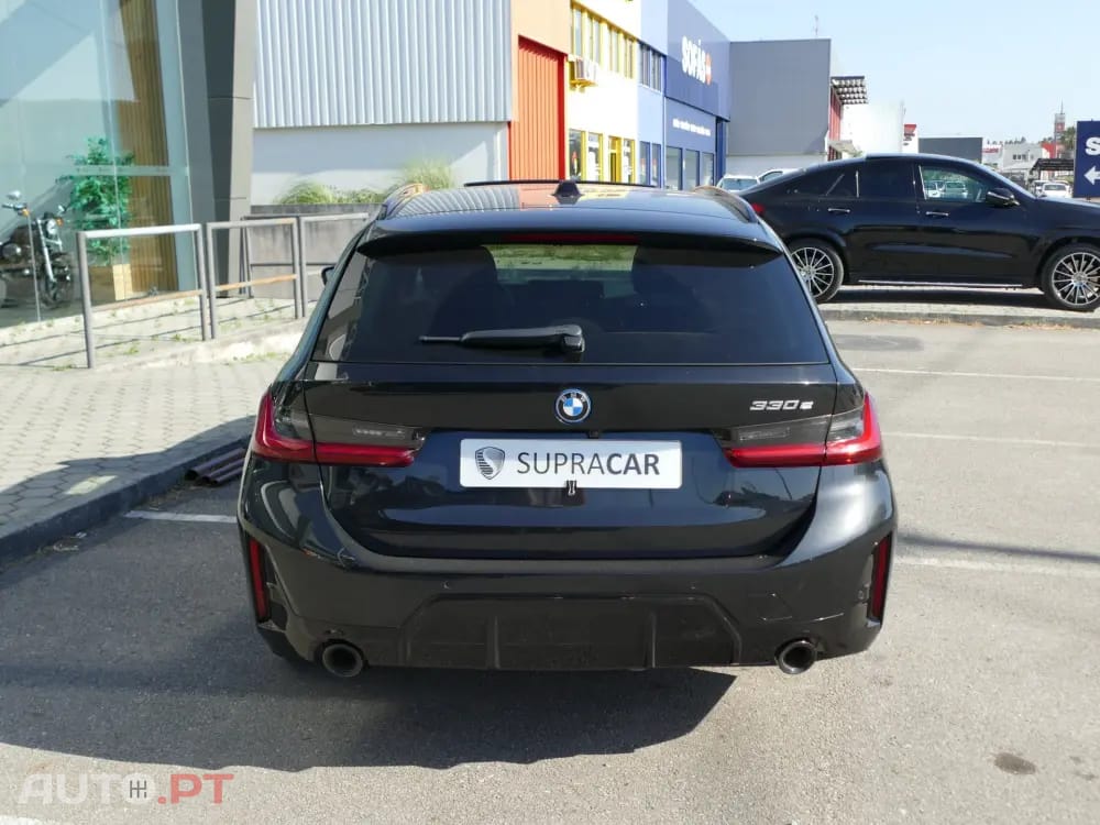 BMW 330 e Pack Desportivo M Auto