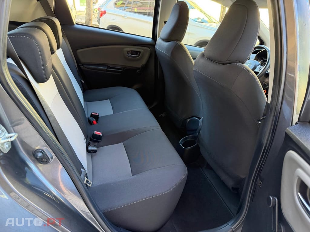 Toyota Yaris 1.0 VVT-i Comfort +PS Style +P.Techno