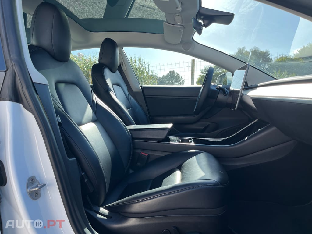Tesla Model 3 Tração Traseira