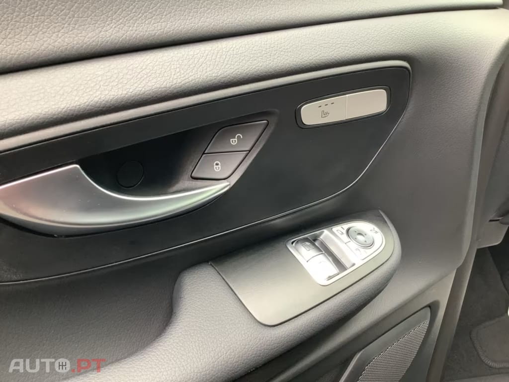 Mercedes-Benz EQV 300 Lang Distronic I.V.A DEDUTIVEL