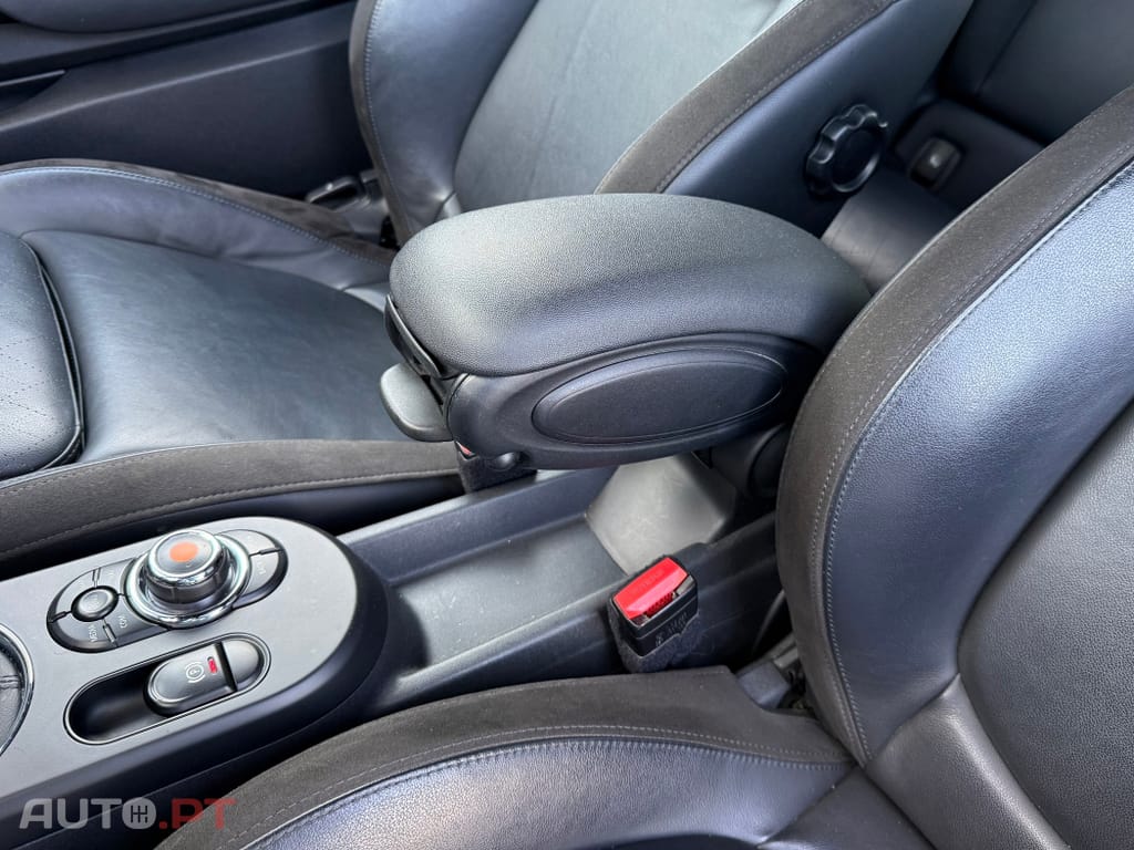 MINI Cooper Cooper SE Premium Essential
