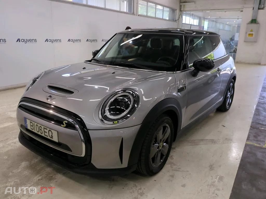 MINI Cooper Cooper SE Premium Essential