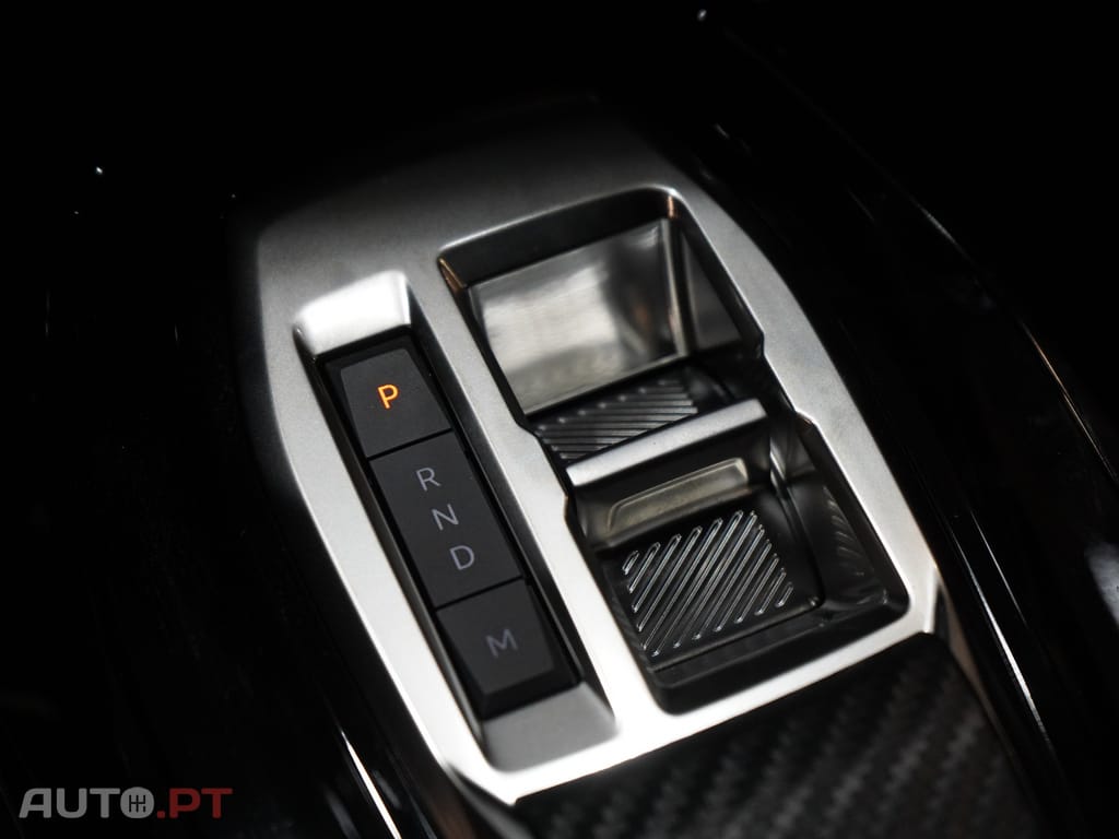 Peugeot 2008 1.2 Hybrid Allure e-DCS6