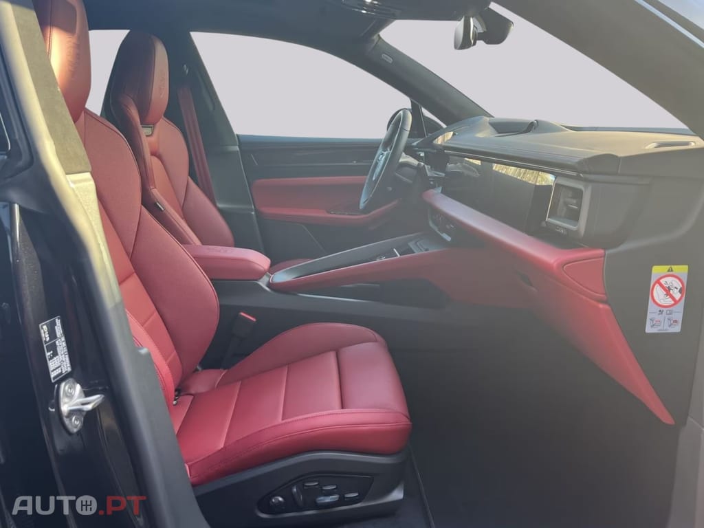 Porsche Macan I.V.A DEDUTIVEL Turbo 