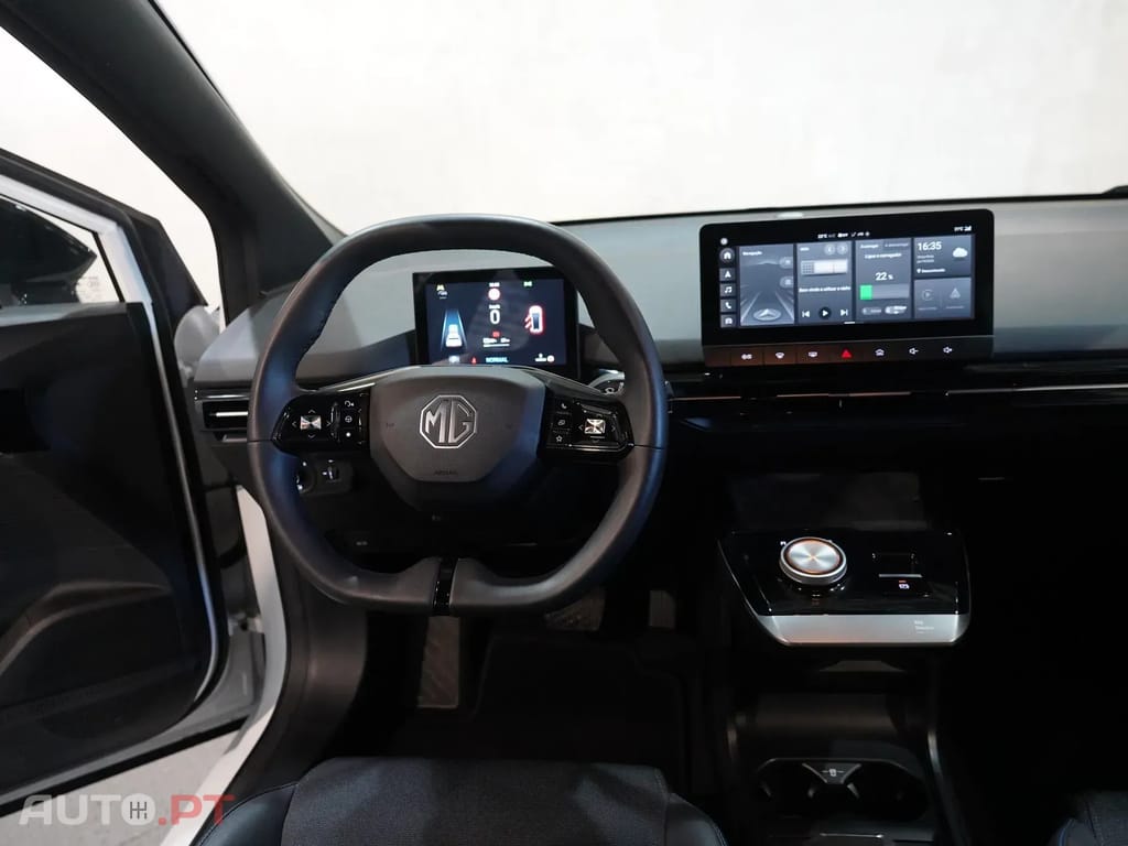 MG MG4 64 kWh Luxury
