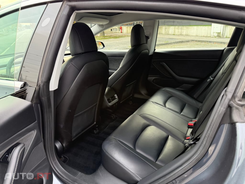 Tesla Model 3 Long-Range Dual Motor AWD