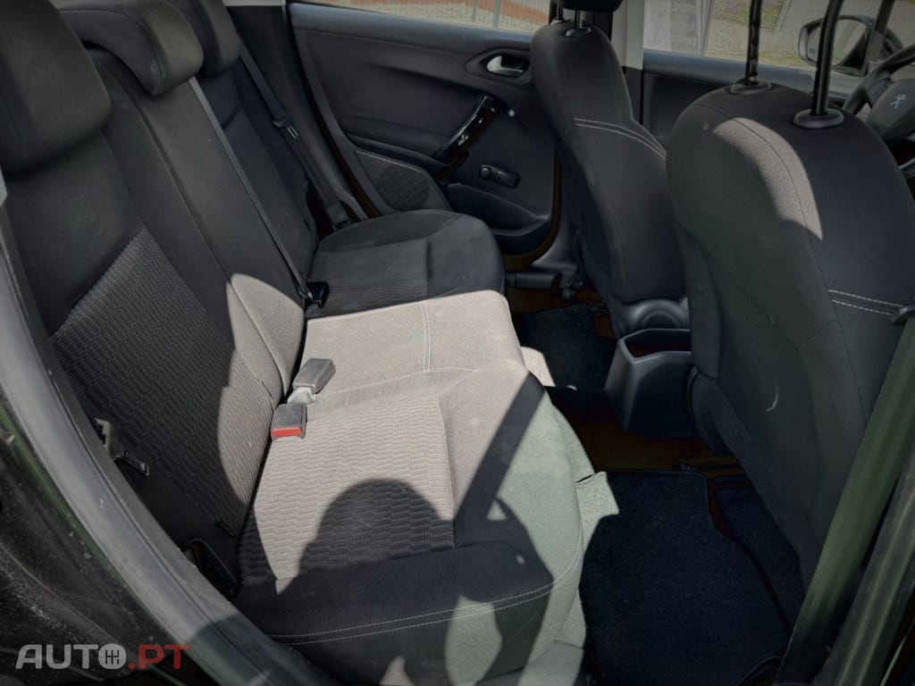 Peugeot 208 1.5 BlueHDi Active Business Pack