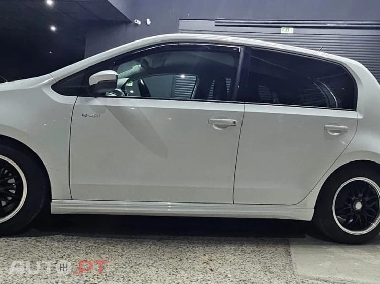 Volkswagen e-Up Style Plus