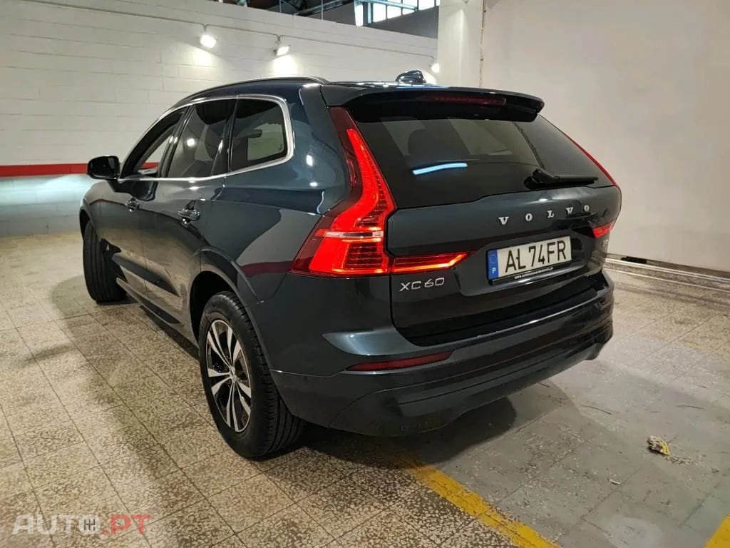 Volvo XC60 2.0 B4 Momentum Plus