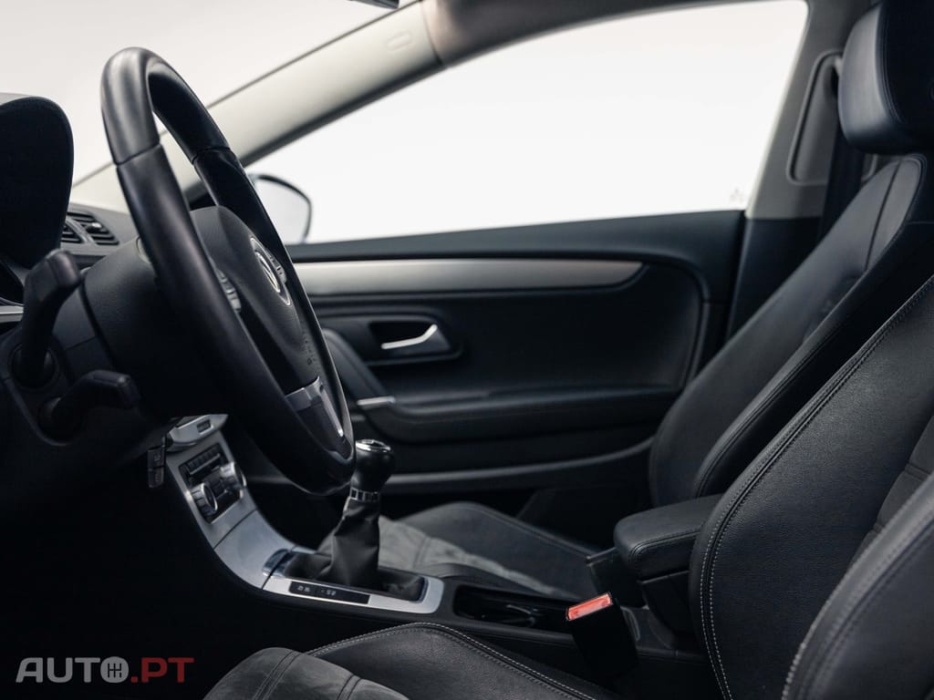 Volkswagen Passat CC 2.0 TDi