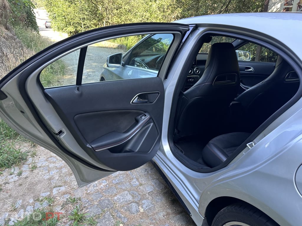 Mercedes-Benz A 180 d AMG Line