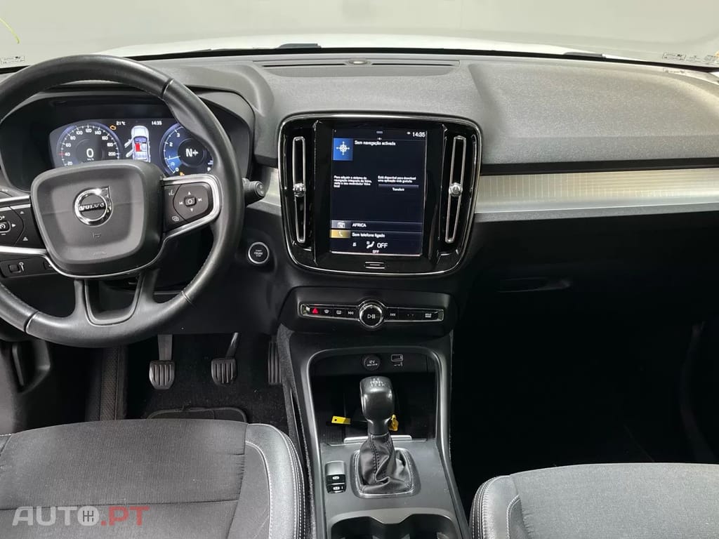 Volvo XC40 1.5 T3 Momentum Plus