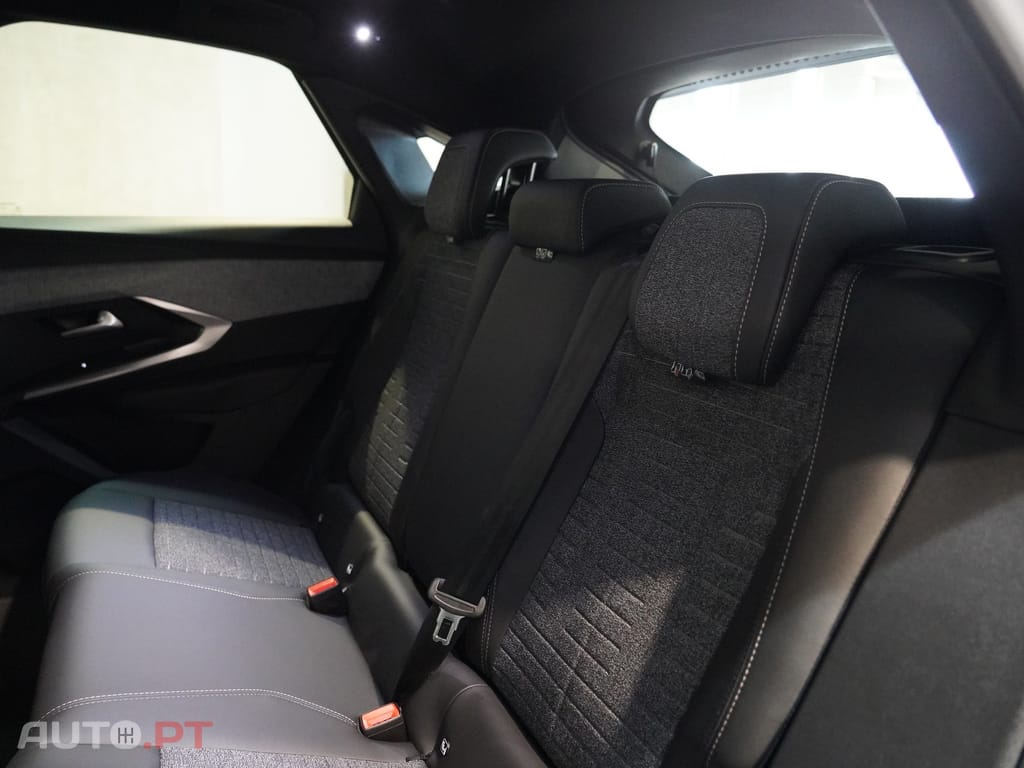 Peugeot 3008 1.2 Hybrid Allure e-DCS6