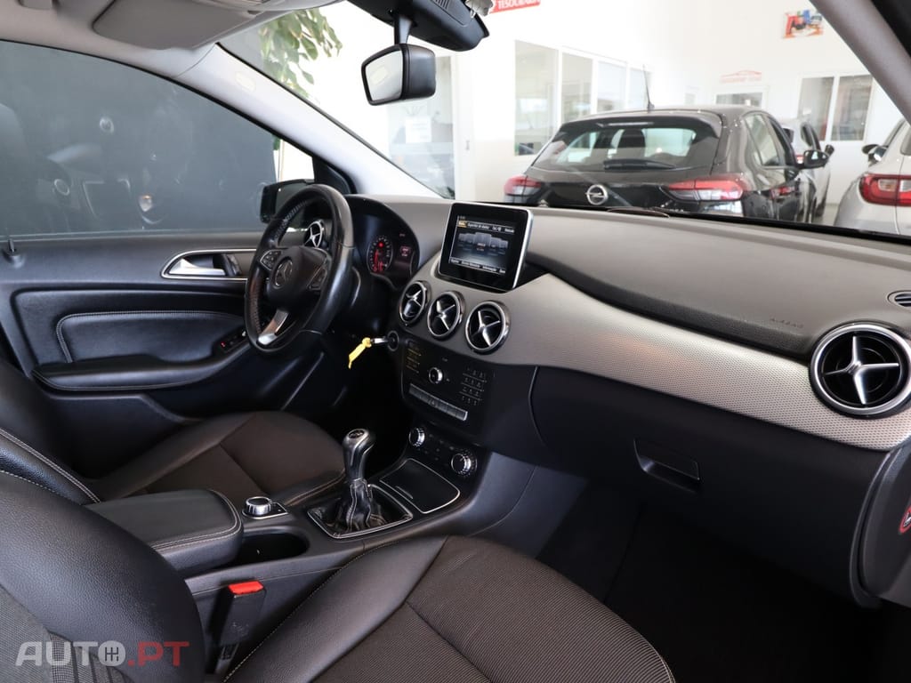 Mercedes-Benz B 180 CDi Urban — fotografia 9