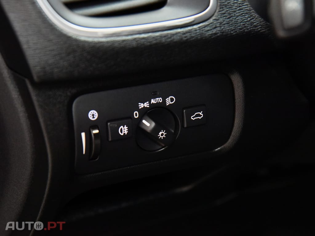 Volvo V40 2.0 D3 Momentum