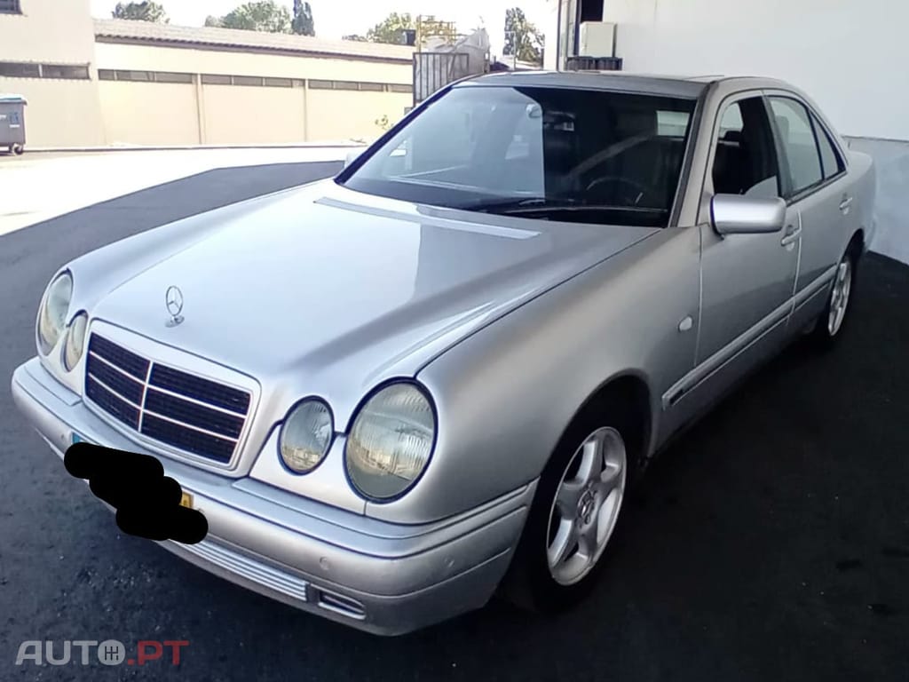 Mercedes-Benz 220 E 220 D