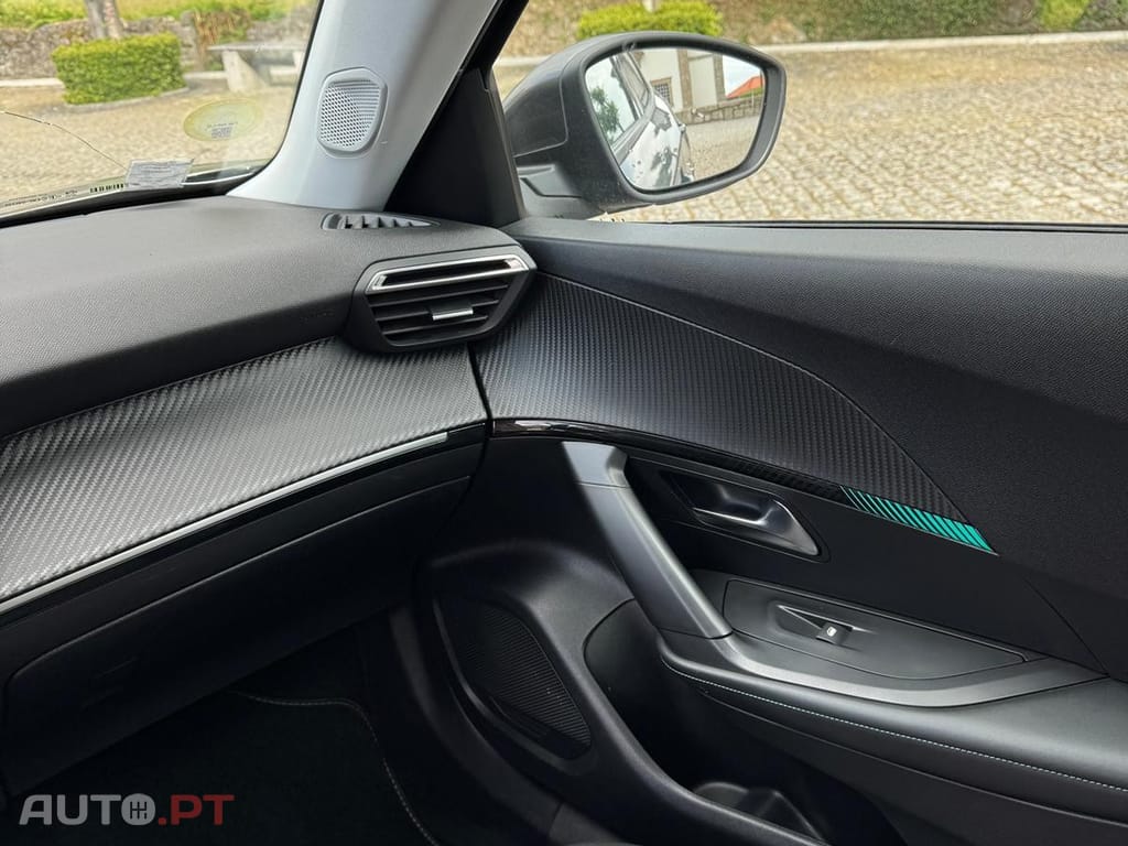 Peugeot 2008 1.5 BlueHDi Allure Pack EAT8