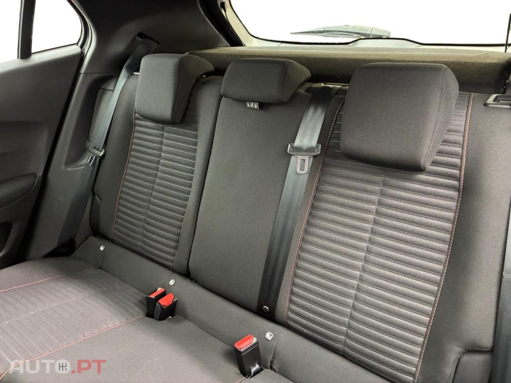 Peugeot E-2008 50 kWh Active Pack