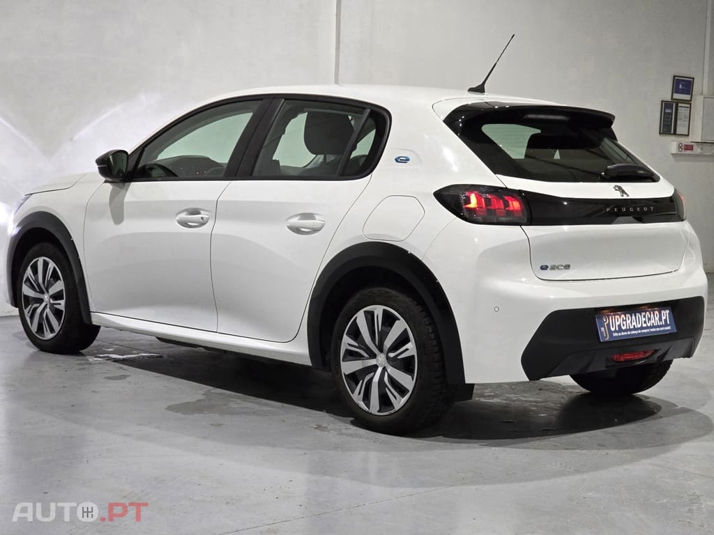 Peugeot E-208 50 kWh Active