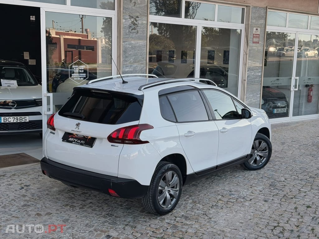Peugeot 2008 1.2 PureTech Allure