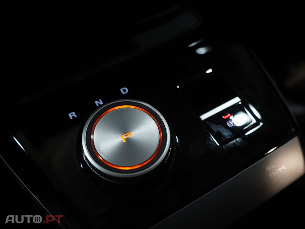 MG MG4 64 kWh Luxury