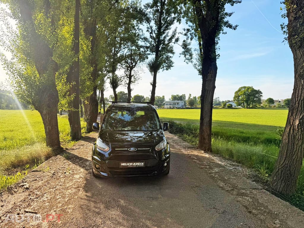 Ford Tourneo Grand 1.6 TDCi Titanium