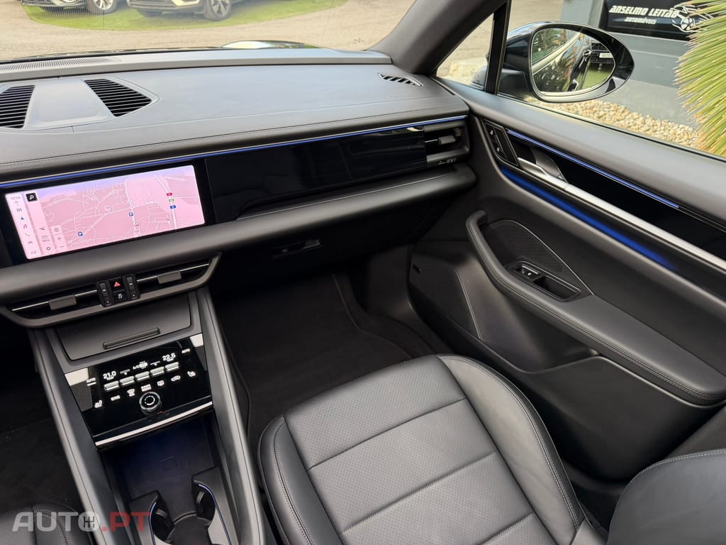 Porsche Macan Electric 4