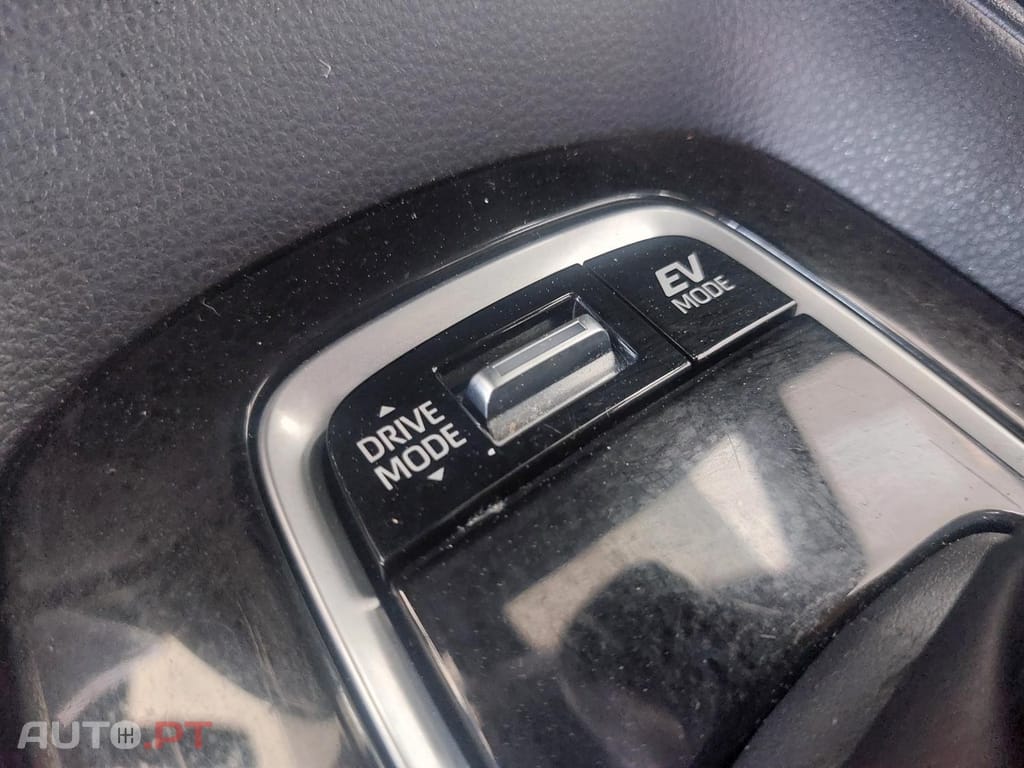 Toyota Corolla 1.8 Hybrid Comfort — fotografia 36