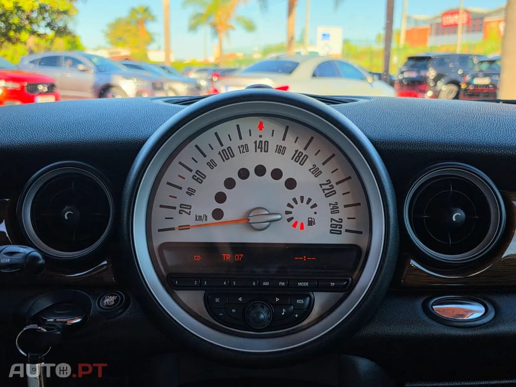 MINI Cooper Cooper D
