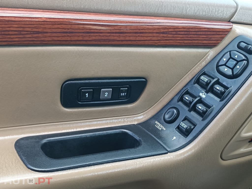 Jeep Grand Cherokee 4.0 Official