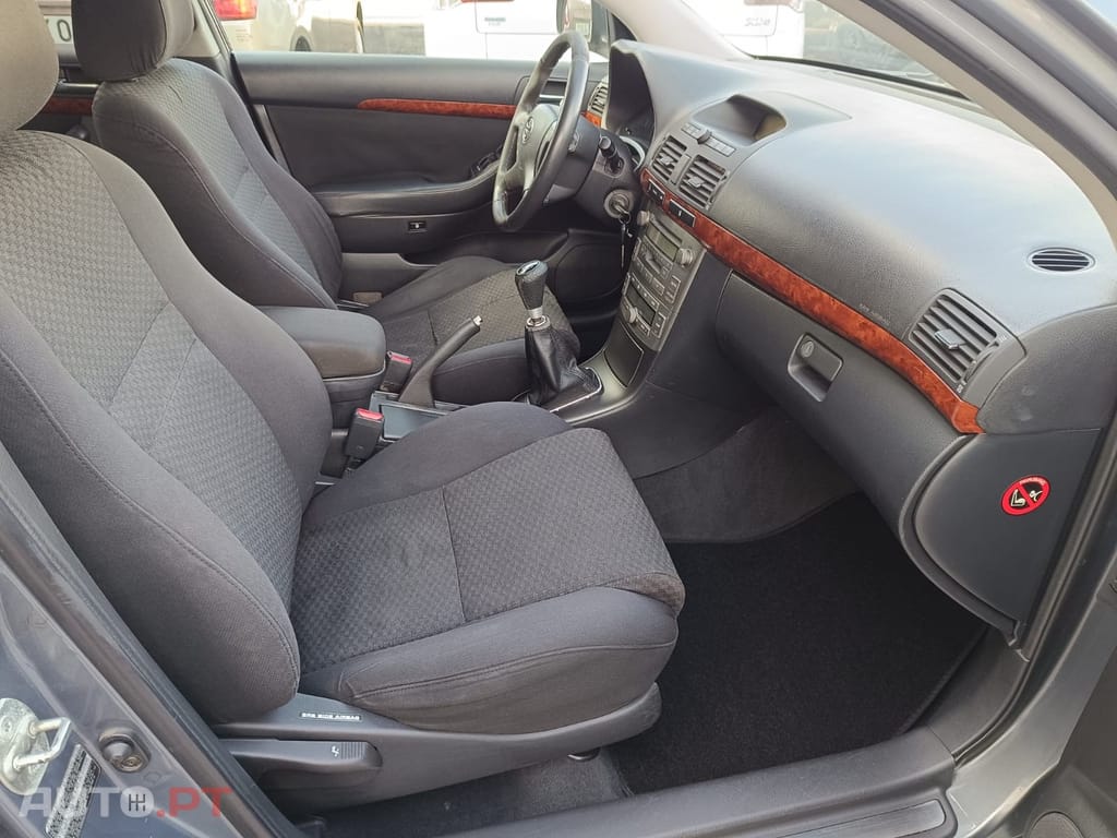 Toyota Avensis LB 2.0 D-4D Sol