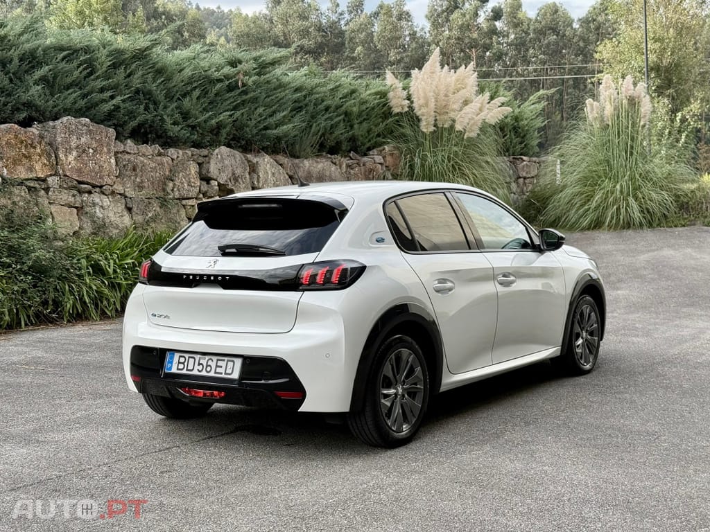 Peugeot E-208 50 kWh Active Pack